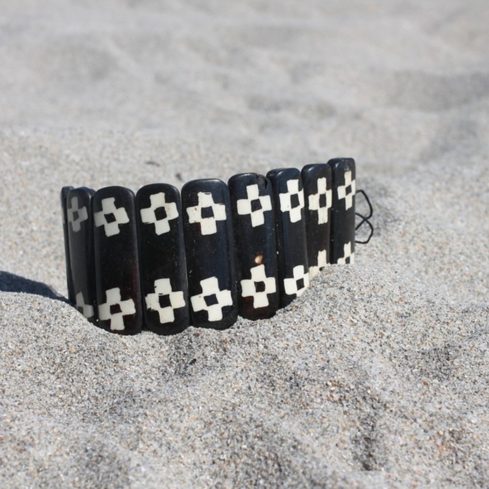 WOODEN CROSS FLOWER BRACELET